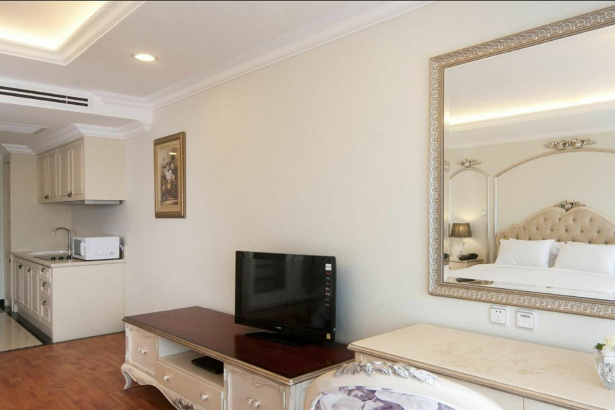 Lk Noble Suite Pattaya Extérieur photo