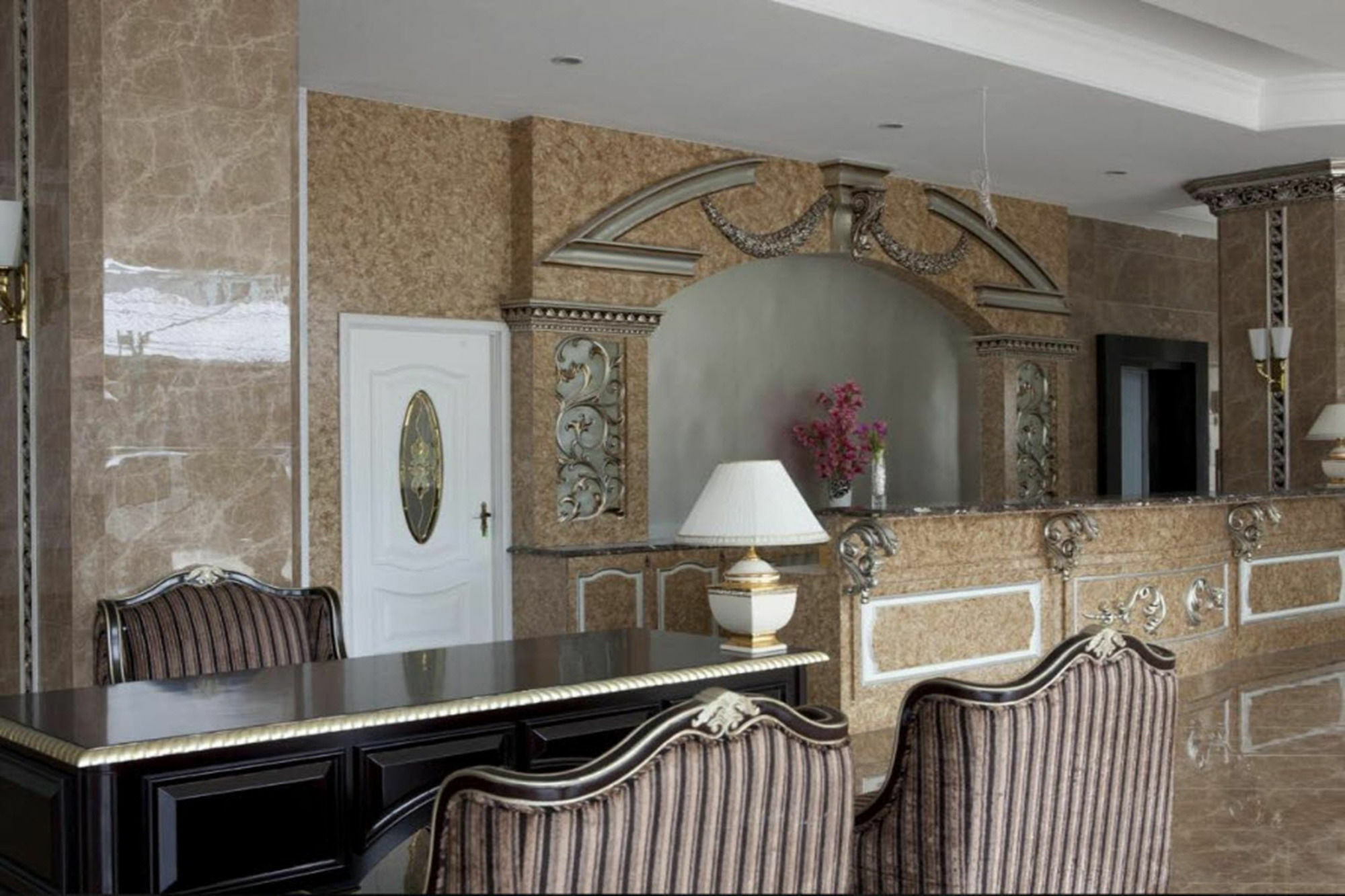 Lk Noble Suite Pattaya Extérieur photo