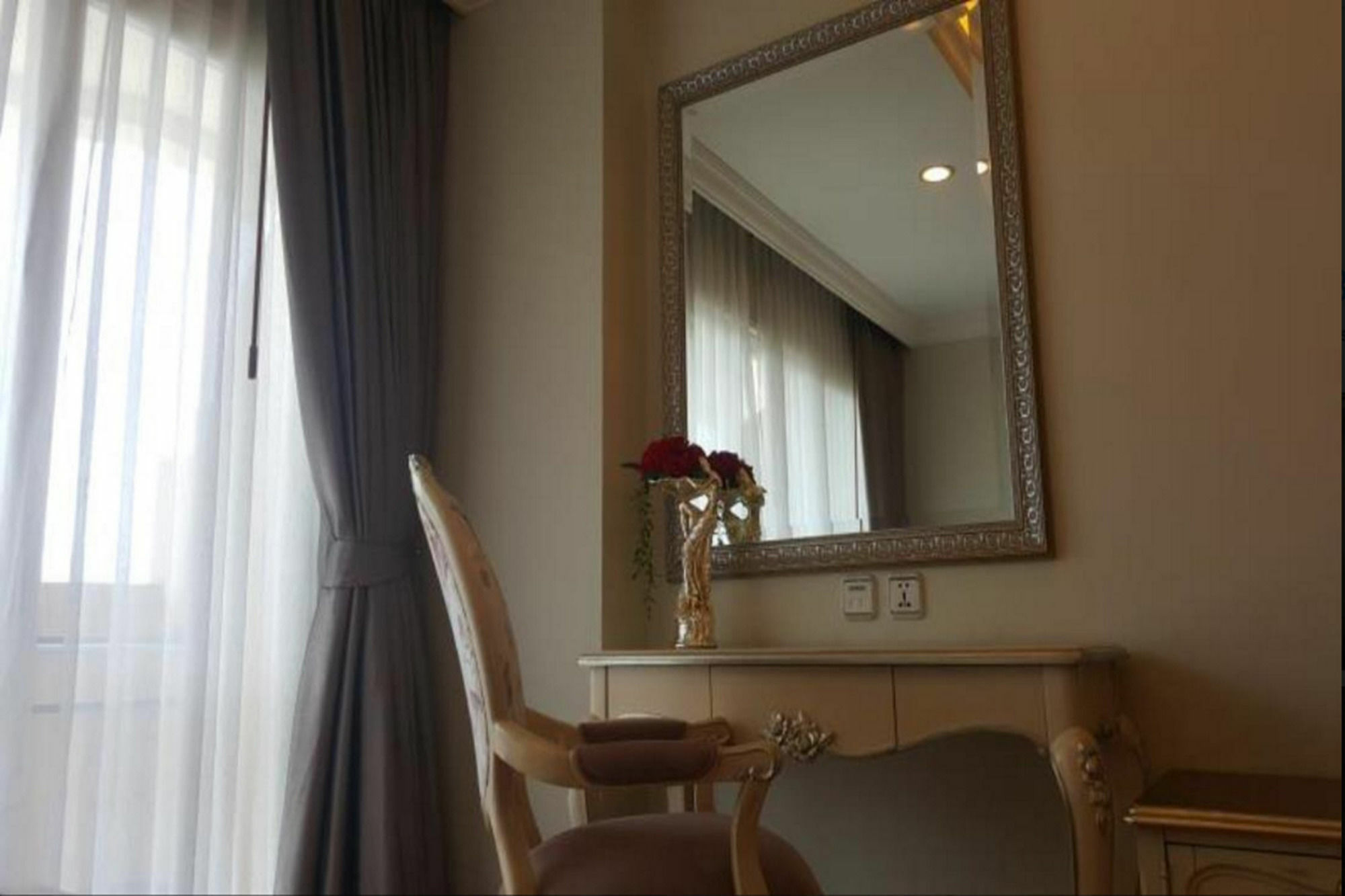 Lk Noble Suite Pattaya Extérieur photo